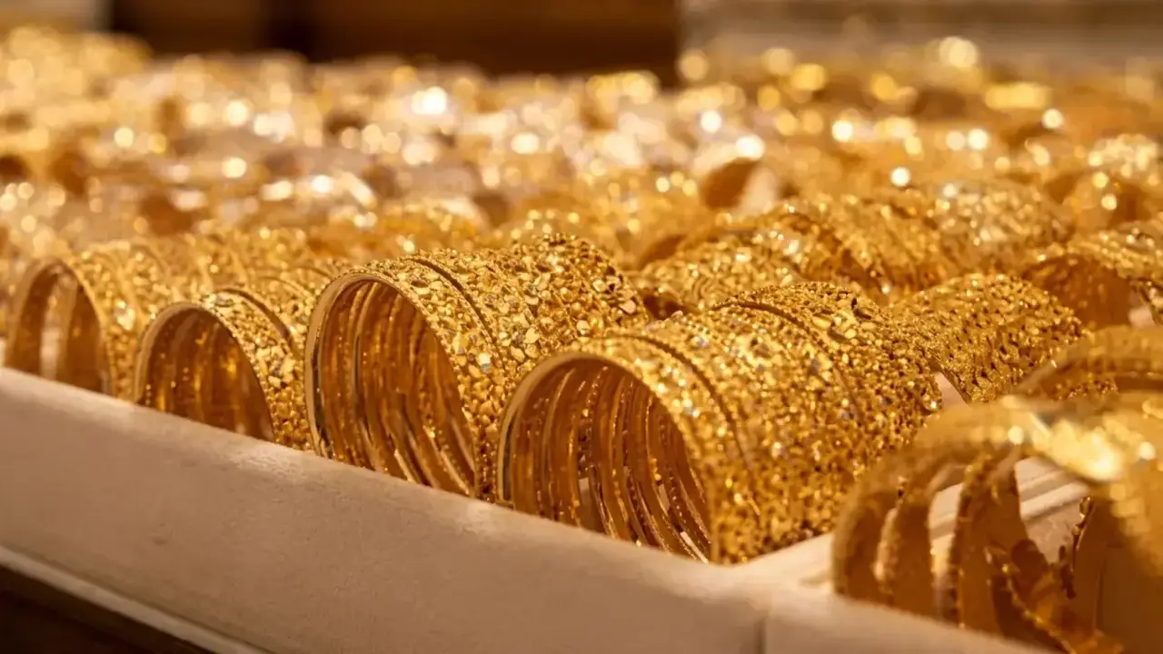 سعر الذهب عيار 21 يرتفع إلى 6840 جنيه وسط توقعات بارتفاع الإقبال.